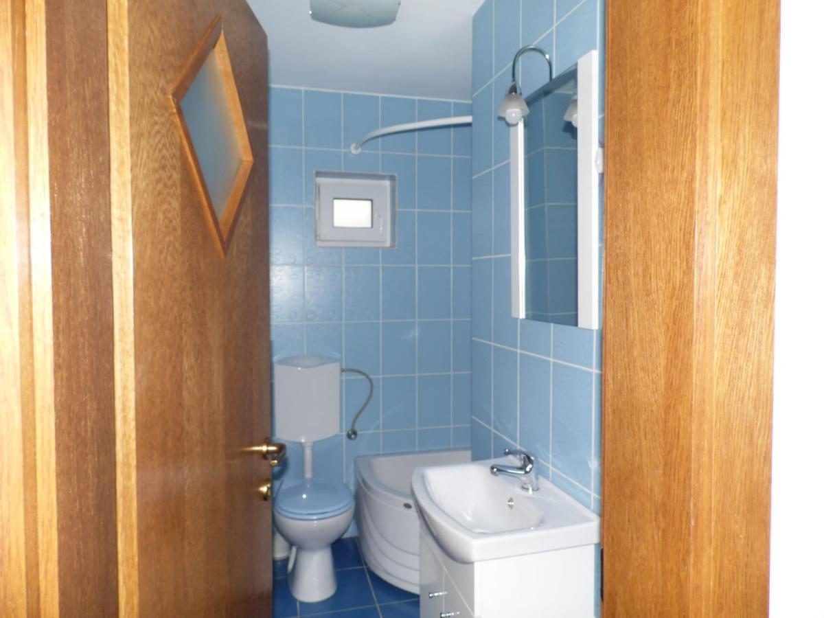 Vilman House Hotel Risnov Bagian luar foto