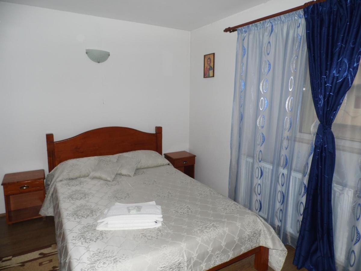 Vilman House Hotel Risnov Bagian luar foto